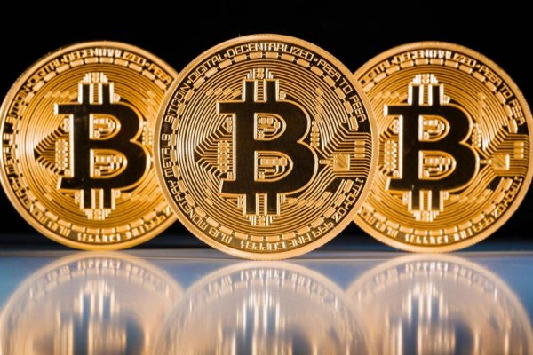 Bitcoin'in değeri 6 bin dolara dayanabilir