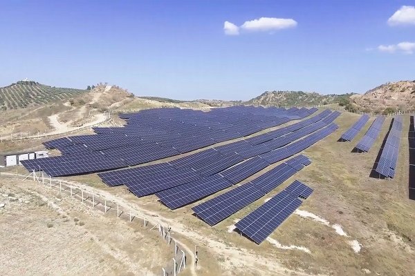 Metemtur 6 adet güneş enerjisi santrali satın aldı