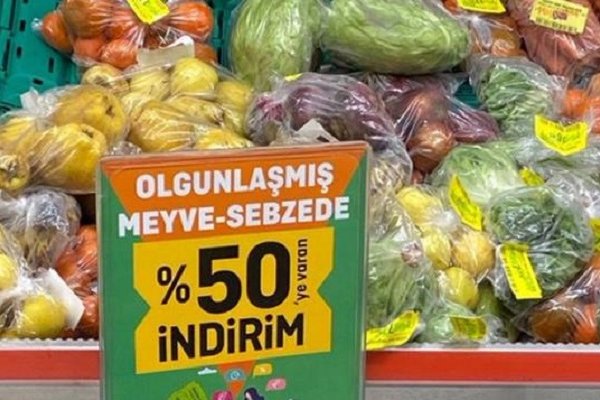 Marketler çürümeye yakın meyve-sebzeleri "olgunlaşmış" diye satmaya başladı