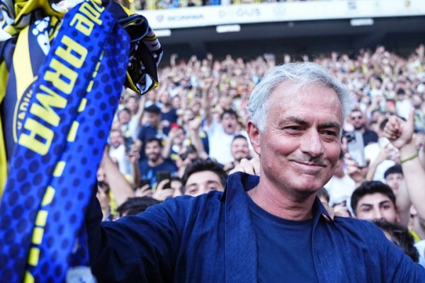 Fenerbahçe (FENER) Jose Mourinho'nun maaşını açıkladı