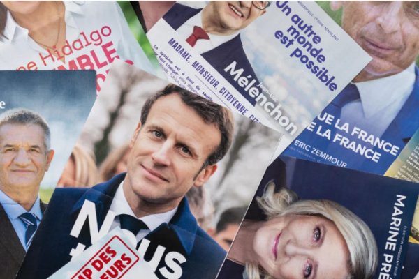 Fransa'da seçmen Macron'u tokatladı