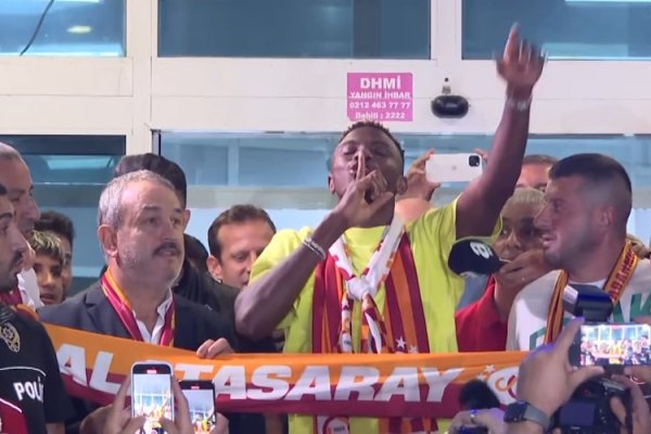 Galatasaray dünyanın en pahalı 4. santraforu Victor Osimhen'i renklerine bağladı