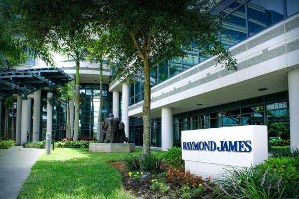 Raymond James’in %930’a Varan Artış Beklediği 2 Hisse Senedi