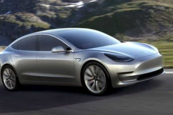 Tesla artık sadece sürücüsüz araç üretecek