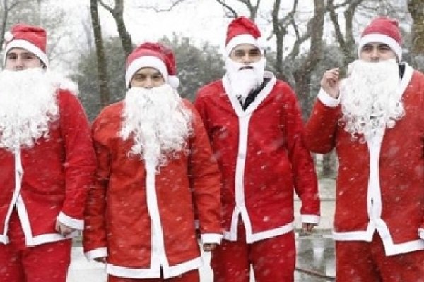 Polisler İstanbul'da Noel Baba kılığında çalışacak