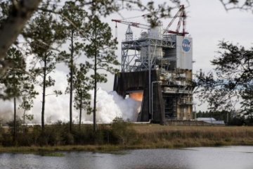 NASA, Ay seferlerinde kullanacağı roket motorunu test etti