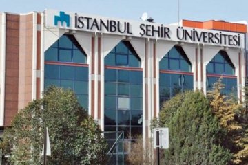 Erdoğan Şehir Üniversitesi'ni bitirdi