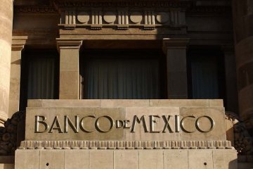 Peru ve Meksika merkez bankaları faizi yükseltti