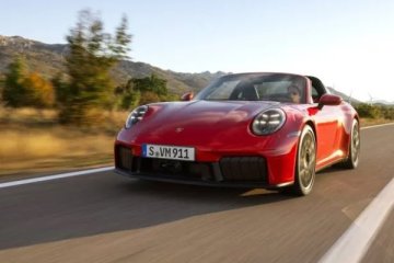 Porsche ilk hibrit 911 spor otomobilini asfalta indirdi