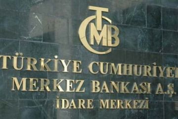 Bankalardaki mevduat azaldı krediler arttı