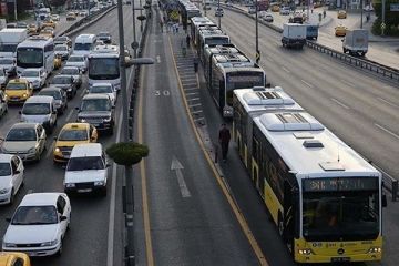 Metrobüslerde yeni dönem başlıyor