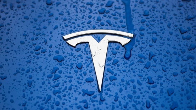 tesla-logo.jpg